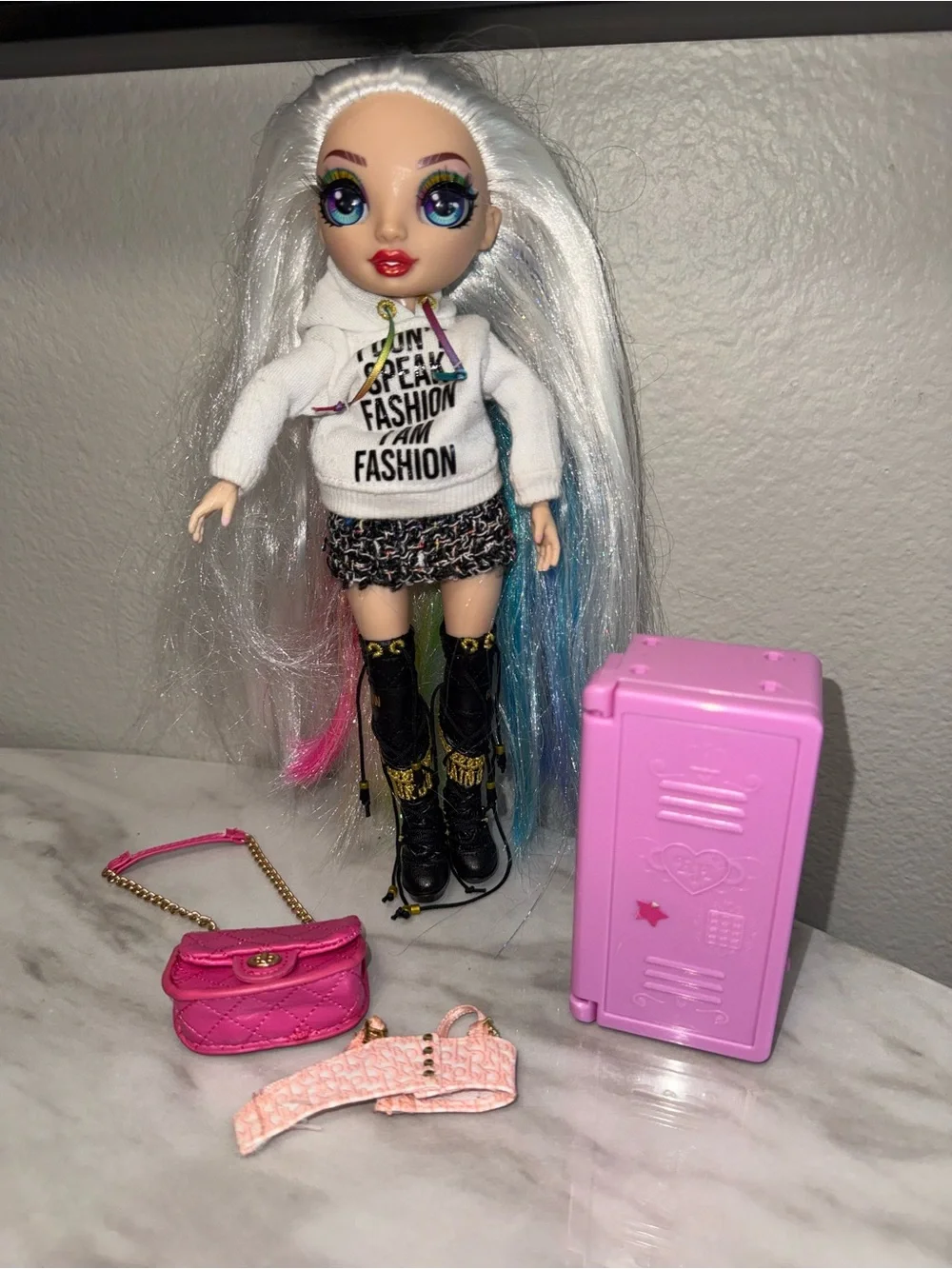 Rainbow High doll locker xtra top & purse